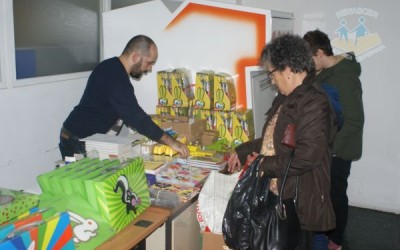 Renascer entrega Material Escolar