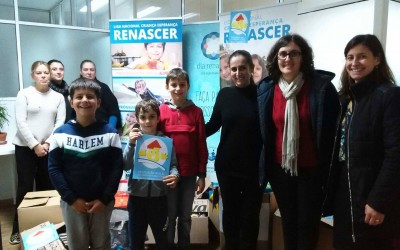 A.P. da Escola do Godinho entrega produtos alimentares na Renascer