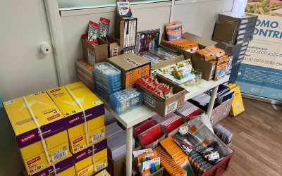 Liga Renascer entrega material escolar